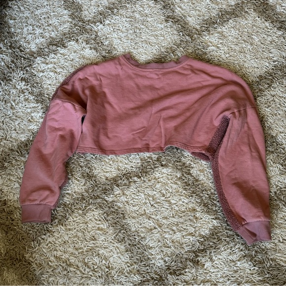 ASOS cropped crewneck (part of a matching set) - Picture 2 of 3